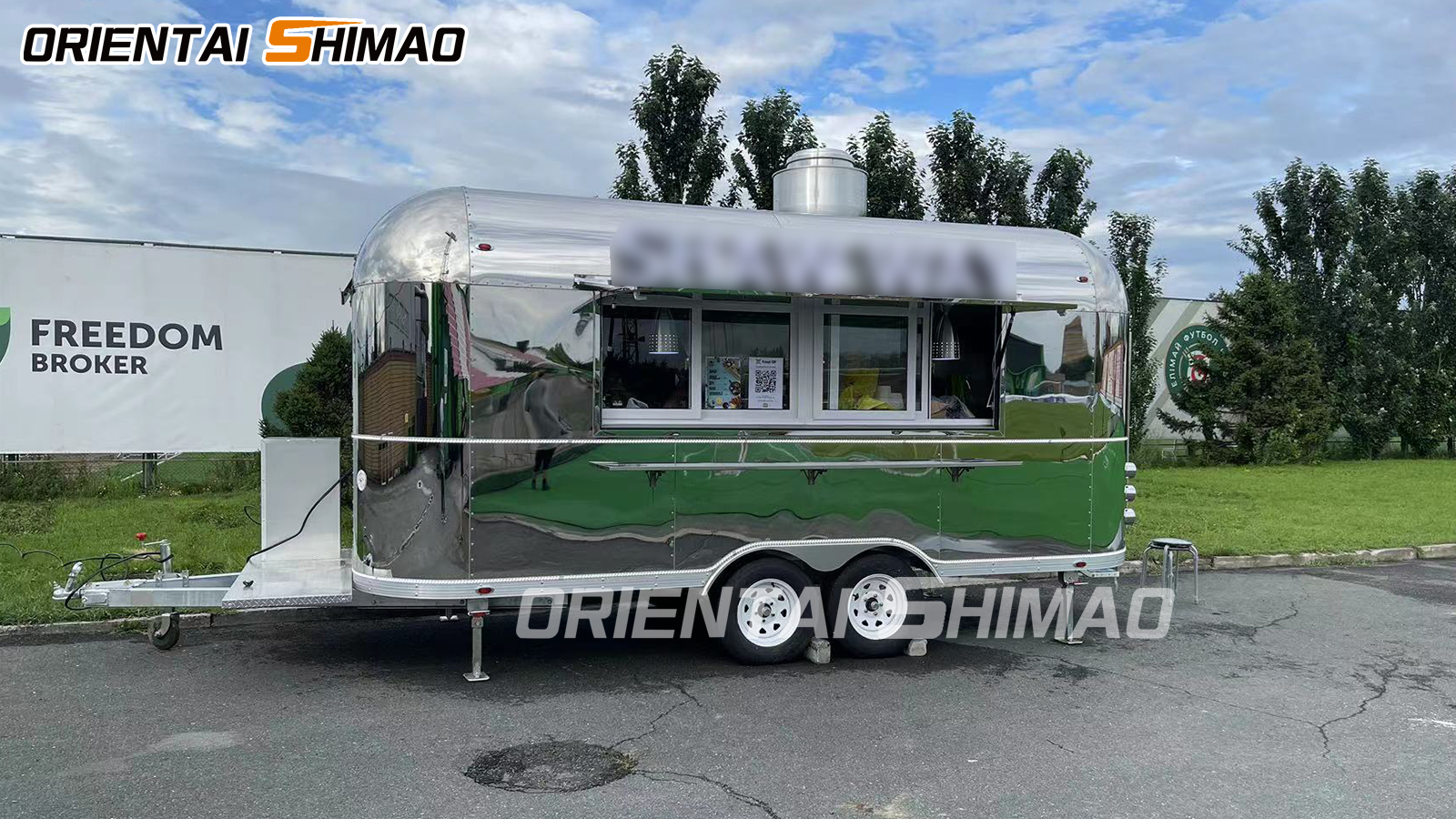 Zestaw najnowszych zdjęć food trucków ze stali nierdzewnej