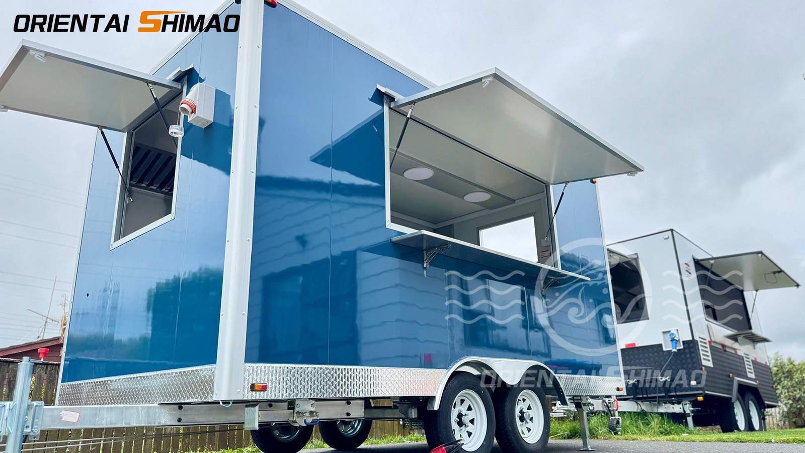 „Prezentacja zdjęć klienta: autentyczne momenty podkreślające jakość i satysfakcję!”